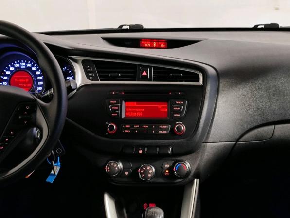 Kia Ceed II Рестайлинг с пробегом 2018 года, цена 1 169 000 рублей, 102321 км, хэтчбек, Автокод Объявления