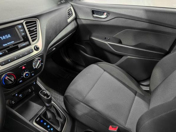Hyundai Solaris II Рестайлинг с пробегом 2021 года, цена 1 443 000 рублей, 68752 км, седан, Автокод Объявления
