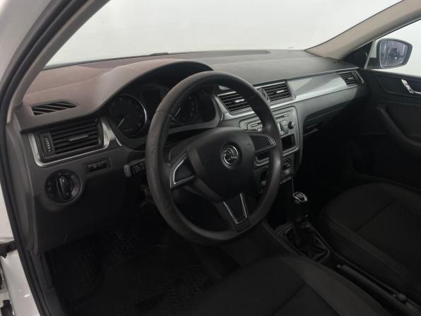 Skoda Rapid I с пробегом 2015 года, цена 765 000 рублей, 269860 км, лифтбек, Автокод Объявления