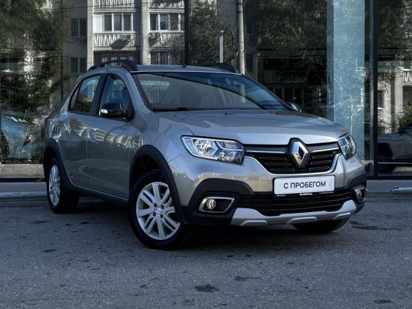 Renault Logan II Рестайлинг с пробегом 2022 года, цена 1 407 000 рублей, 22786 км, седан, Автокод Объявления