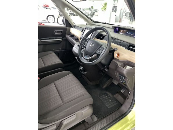 Honda Freed II с пробегом 2017 года, цена 1 575 000 рублей, 82519 км, компактвэн, Автокод Объявления
