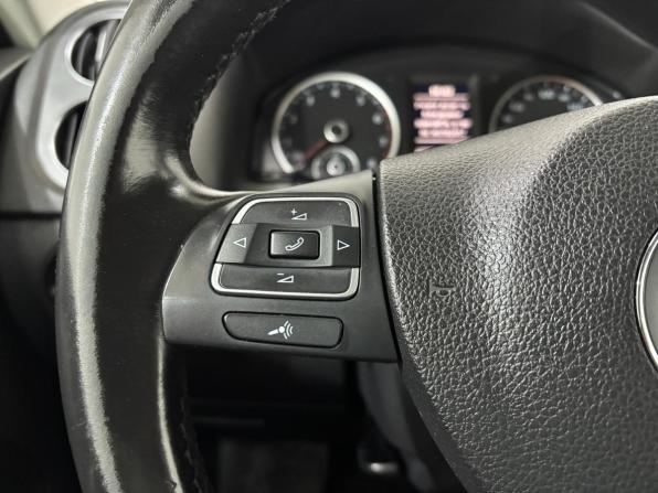 Volkswagen Tiguan I Рестайлинг с пробегом 2011 года, цена 1 260 000 рублей, 180773 км, внедорожник, Автокод Объявления