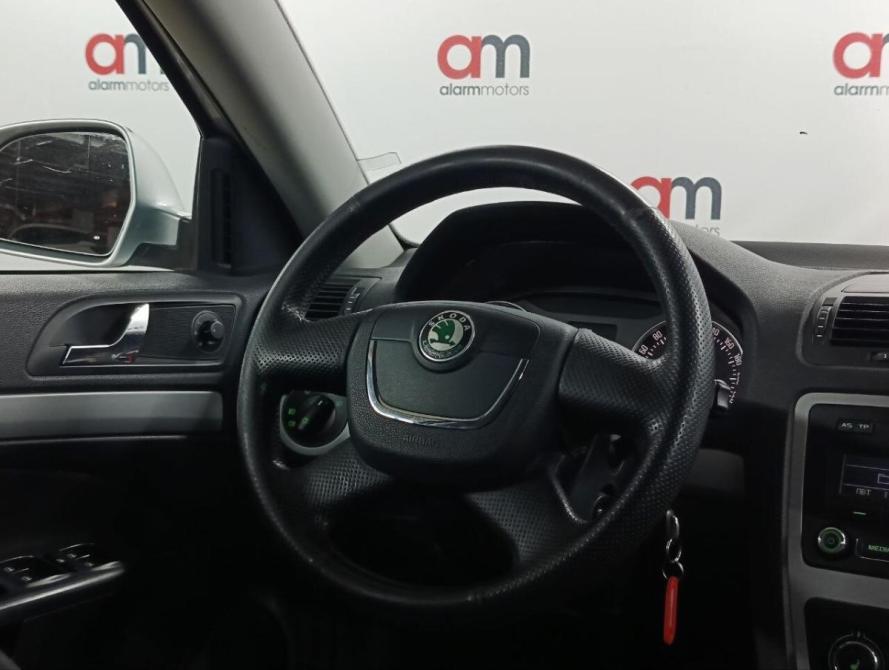 Skoda Octavia II (A5) Рестайлинг Санкт-Петербург  - изображение 13