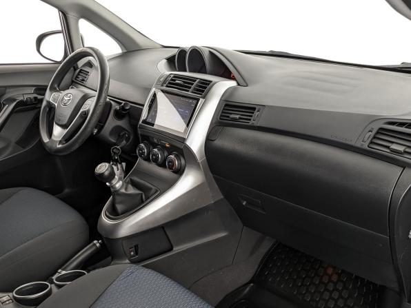 Toyota Verso I Рестайлинг с пробегом 2015 года, цена 1 525 000 рублей, 78497 км, компактвэн, Автокод Объявления