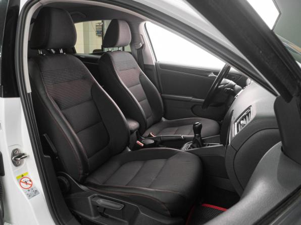 Volkswagen Jetta VI Рестайлинг с пробегом 2017 года, цена 1 349 000 рублей, 136532 км, седан, Автокод Объявления