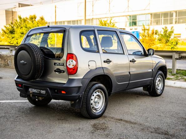 Chevrolet Niva I Рестайлинг с пробегом 2015 года, цена 738 000 рублей, 42729 км, внедорожник, Автокод Объявления
