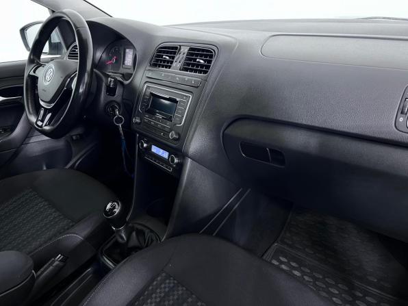 Volkswagen Polo V Рестайлинг с пробегом 2016 года, цена 1 065 000 рублей, 103032 км, седан, Автокод Объявления