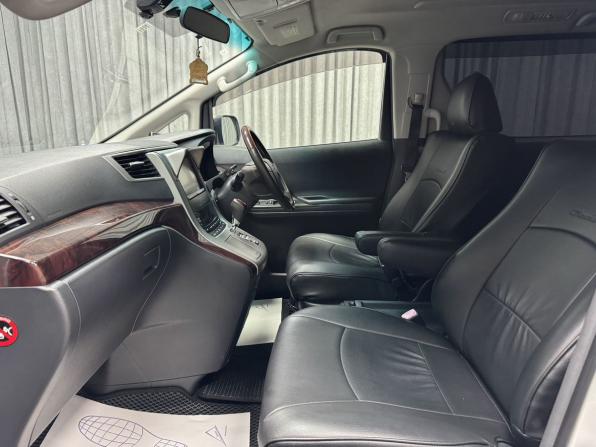 Toyota Vellfire I с пробегом 2011 года, цена 2 650 000 рублей, 190113 км, минивэн, Автокод Объявления