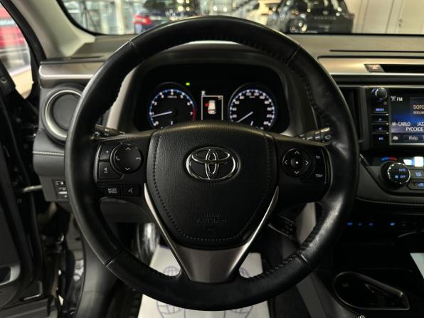Toyota RAV4 IV (XA40) Рестайлинг с пробегом 2018 года, цена 1 920 000 рублей, 183596 км, внедорожник, Автокод Объявления