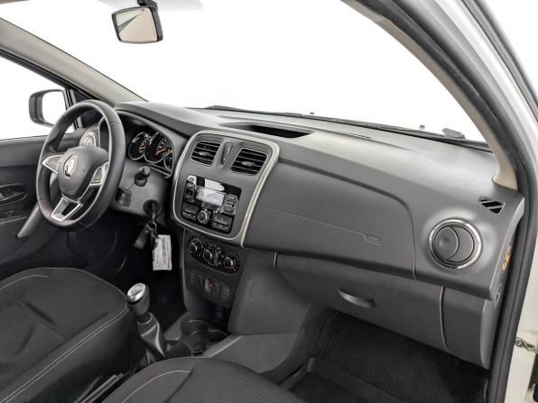 Renault Logan II Рестайлинг с пробегом 2022 года, цена 1 060 000 рублей, 121483 км, седан, Автокод Объявления