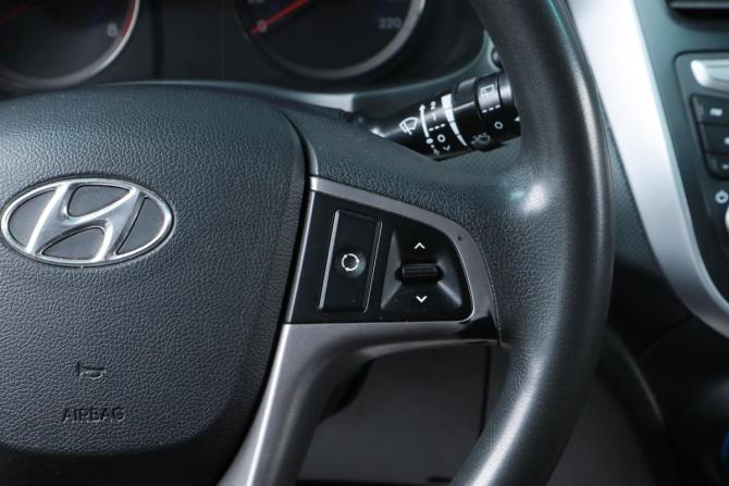 Hyundai Solaris I Рестайлинг с пробегом 2014 года, цена 989 000 рублей, 128801 км, хэтчбек, Автокод Объявления