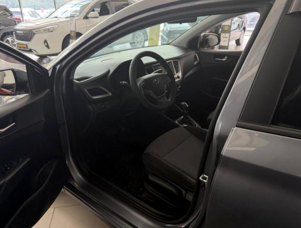 Hyundai Solaris II с пробегом 2019 года, цена 1 370 000 рублей, 115870 км, седан, Автокод Объявления