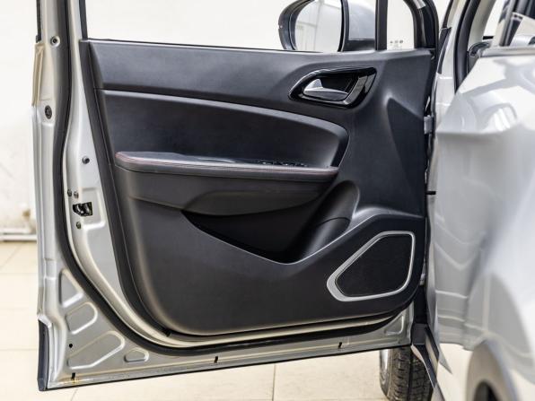Brilliance V3 I Рестайлинг с пробегом 2019 года, цена 1 038 000 рублей, 95508 км, внедорожник, Автокод Объявления