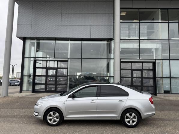 Skoda Rapid I с пробегом 2016 года, цена 1 075 000 рублей, 97080 км, лифтбек, Автокод Объявления