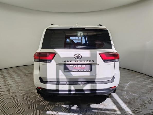 Toyota Land Cruiser 300 Series с пробегом 2022 года, цена 8 899 000 рублей, 104712 км, внедорожник, Автокод Объявления
