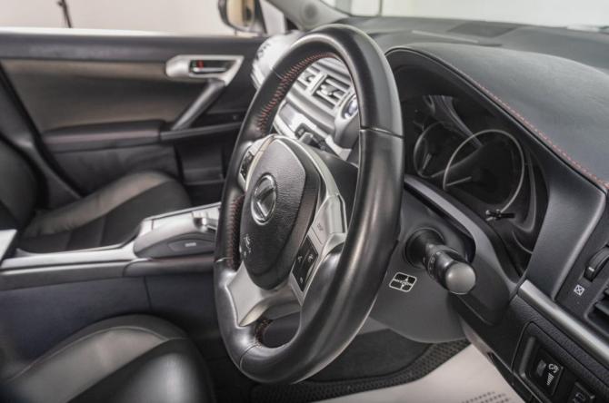 Lexus CT I с пробегом 2013 года, цена 1 649 000 рублей, 99400 км, хэтчбек, Автокод Объявления