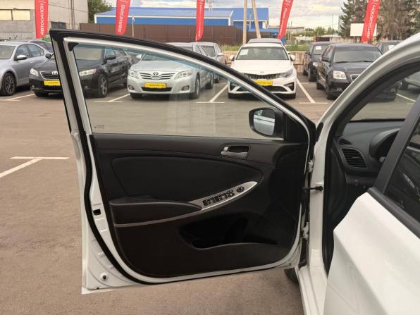 Hyundai Solaris I Рестайлинг с пробегом 2015 года, цена 930 000 рублей, 144876 км, седан, Автокод Объявления