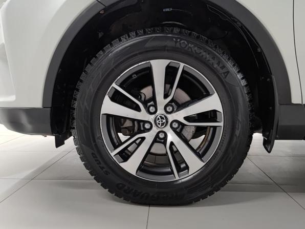 Toyota RAV4 IV (XA40) Рестайлинг с пробегом 2017 года, цена 1 851 000 рублей, 206062 км, внедорожник, Автокод Объявления