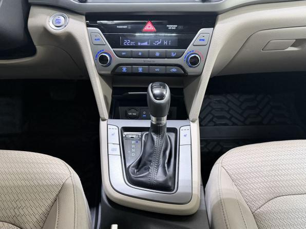 Hyundai Elantra VI (AD) с пробегом 2016 года, цена 1 050 000 рублей, 235880 км, седан, Автокод Объявления