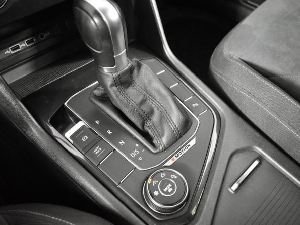 Volkswagen Tiguan II с пробегом 2018 года, цена 3 814 900 рублей, 91797 км, внедорожник, Автокод Объявления