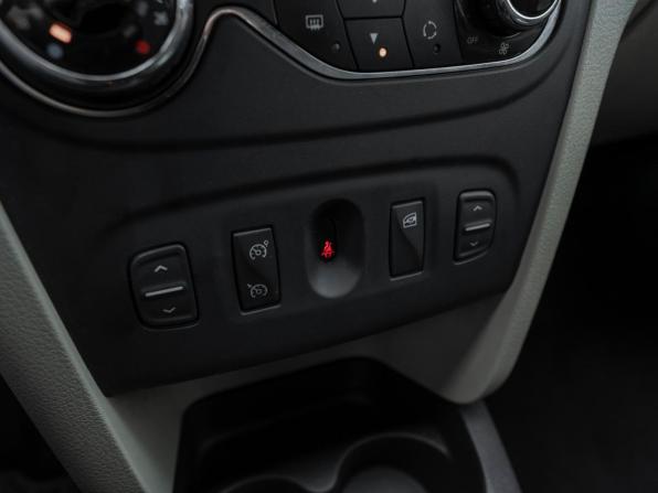 Renault Logan II с пробегом 2014 года, цена 730 000 рублей, 90377 км, седан, Автокод Объявления