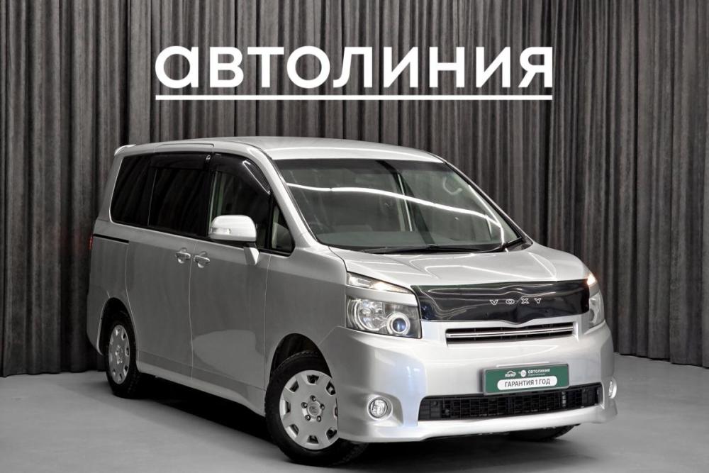 Toyota Voxy II (R70) Красноярск  - изображение 3