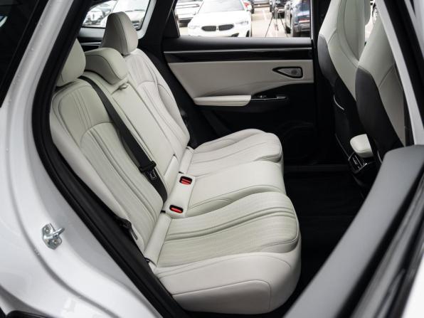 Geely Galaxy L7 с пробегом 2023 года, цена 3 250 000 рублей, 6096 км, внедорожник, Автокод Объявления