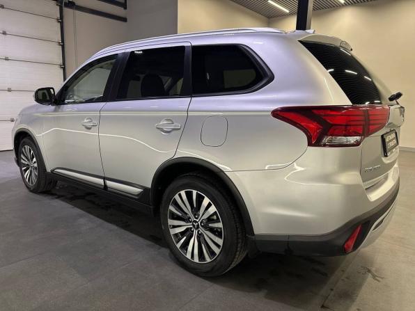 Mitsubishi Outlander III Рестайлинг 3 с пробегом 2021 года, цена 2 570 000 рублей, 42723 км, внедорожник, Автокод Объявления