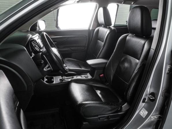Mitsubishi Outlander III Рестайлинг 2 с пробегом 2015 года, цена 1 599 000 рублей, 254241 км, внедорожник, Автокод Объявления