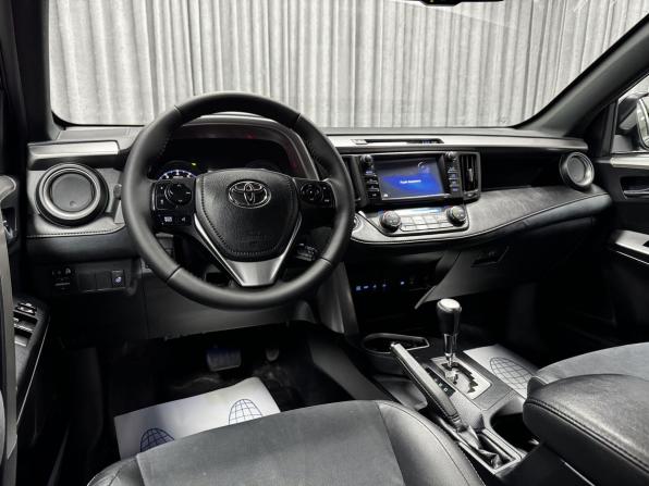 Toyota RAV4 IV (XA40) Рестайлинг с пробегом 2017 года, цена 2 300 000 рублей, 155954 км, внедорожник, Автокод Объявления