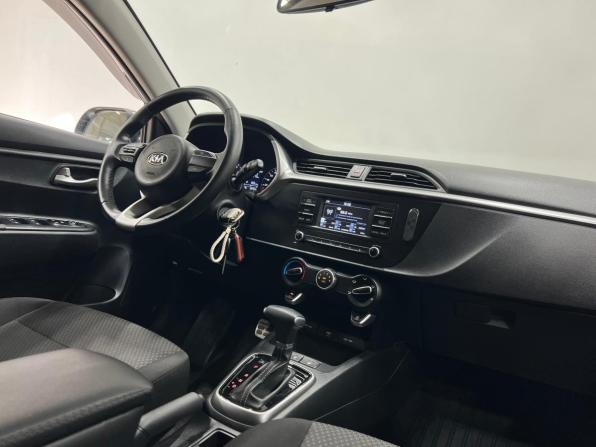 Kia Rio IV Рестайлинг с пробегом 2021 года, цена 1 549 000 рублей, 38000 км, седан, Автокод Объявления