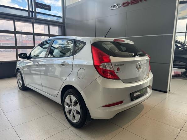 Hyundai Solaris I Рестайлинг с пробегом 2015 года, цена 999 000 рублей, 111808 км, хэтчбек, Автокод Объявления