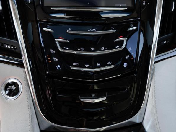 Cadillac Escalade IV с пробегом 2015 года, цена 4 240 000 рублей, 107109 км, внедорожник, Автокод Объявления