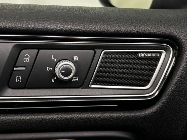 Volkswagen Touareg II Рестайлинг с пробегом 2015 года, цена 3 290 000 рублей, 150000 км, внедорожник, Автокод Объявления