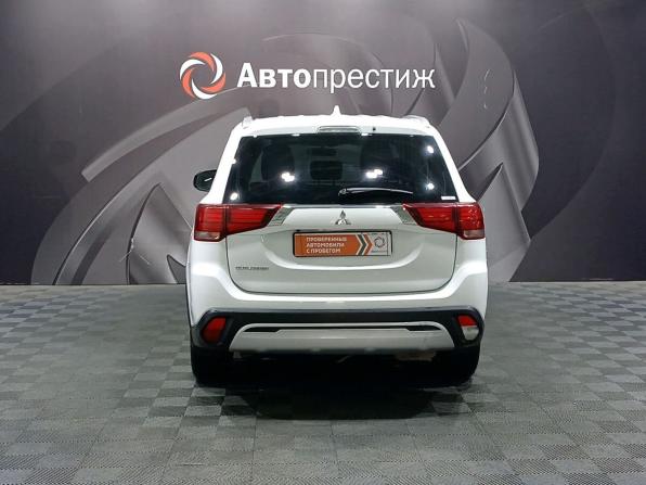 Mitsubishi Outlander III Рестайлинг 3 с пробегом 2021 года, цена 1 980 000 рублей, 164000 км, внедорожник, Автокод Объявления
