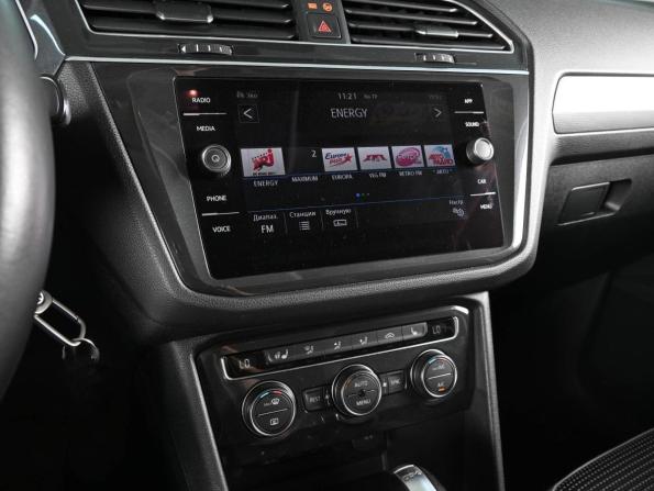 Volkswagen Tiguan II с пробегом 2018 года, цена 2 299 000 рублей, 145369 км, внедорожник, Автокод Объявления