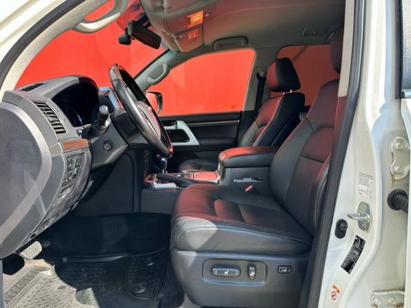 Toyota Land Cruiser 200 Series Рестайлинг 2 с пробегом 2018 года, цена 5 680 000 рублей, 266000 км, внедорожник, Автокод Объявления