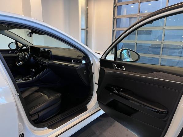 Kia K5 III с пробегом 2022 года, цена 2 150 000 рублей, 184442 км, седан, Автокод Объявления