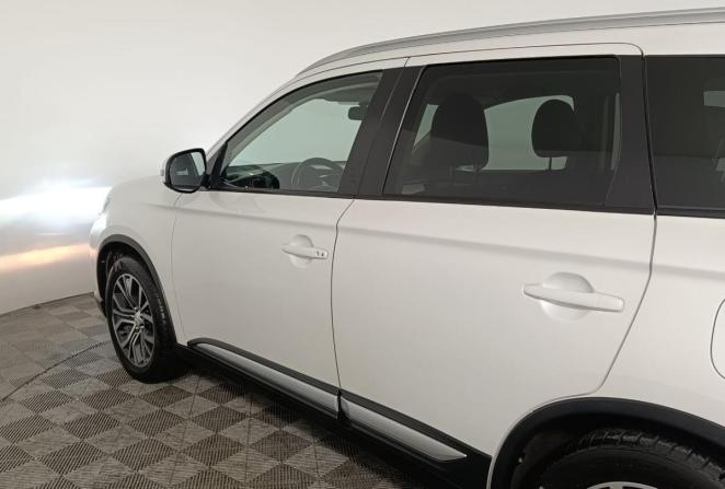 Mitsubishi Outlander III Рестайлинг 2 с пробегом 2018 года, цена 1 990 000 рублей, 96529 км, внедорожник, Автокод Объявления
