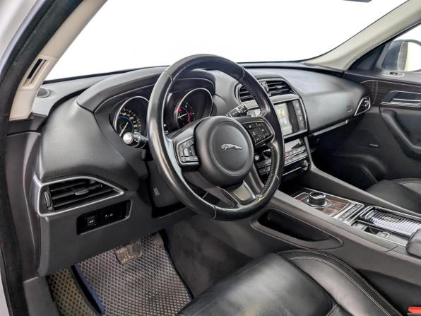 Jaguar F-Pace I с пробегом 2016 года, цена 2 295 000 рублей, 128810 км, внедорожник, Автокод Объявления