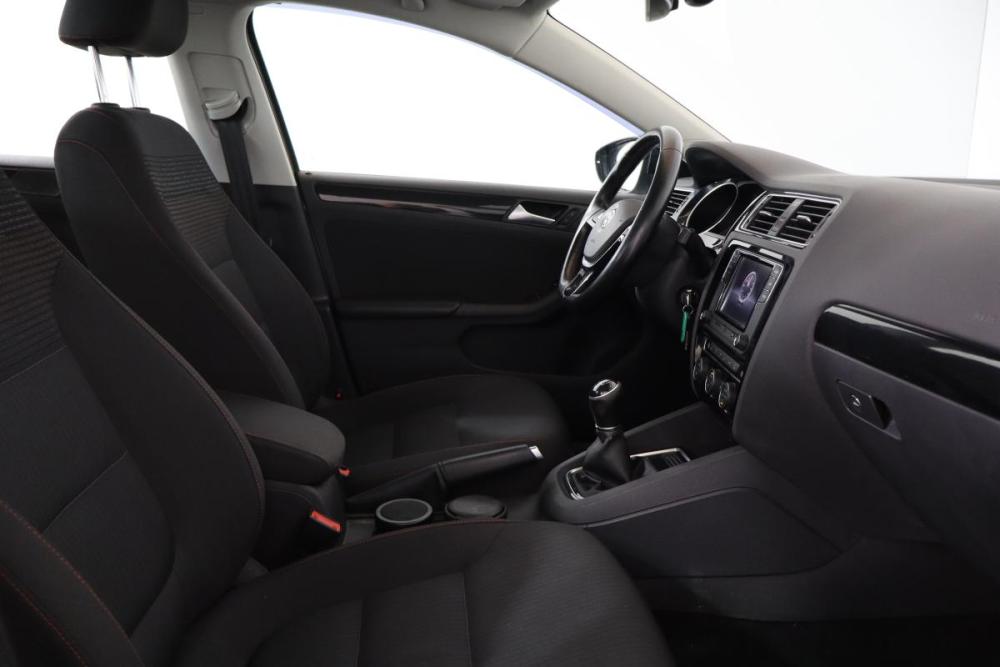 Volkswagen Jetta VI Рестайлинг Санкт-Петербург  - изображение 11