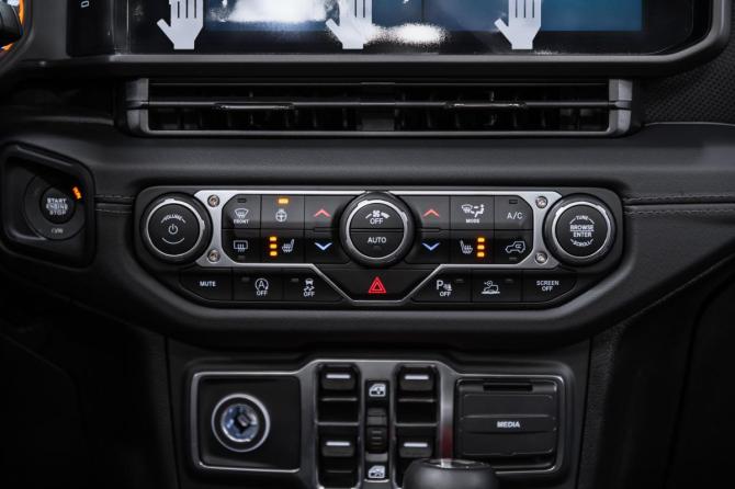 Новый Jeep Wrangler IV (JL) Рестайлинг 2025 года, цена 7 400 000 рублей, внедорожник, Автокод Объявления