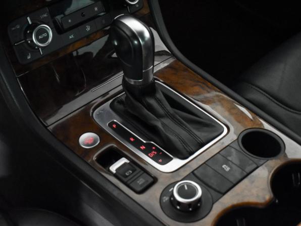 Volkswagen Touareg II с пробегом 2013 года, цена 1 685 000 рублей, 225690 км, внедорожник, Автокод Объявления