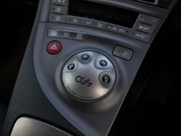 Toyota Prius III Рестайлинг (XW30) с пробегом 2012 года, цена 1 199 000 рублей, 282408 км, лифтбек, Автокод Объявления