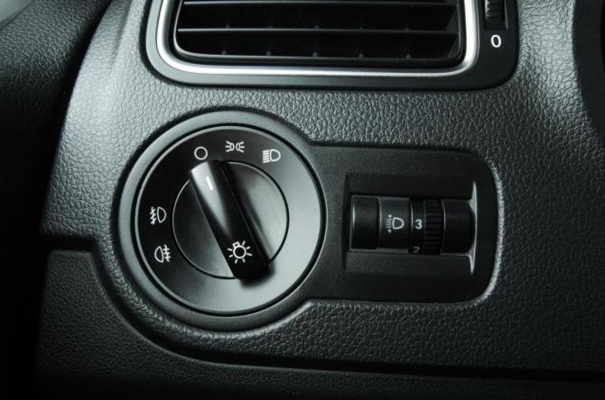 Volkswagen Polo V с пробегом 2014 года, цена 889 000 рублей, 266170 км, седан, Автокод Объявления