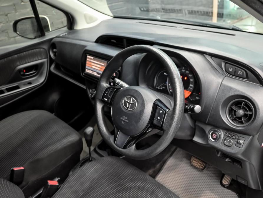 Toyota Vitz III (XP130) Рестайлинг 2 Екатеринбург  - изображение 13