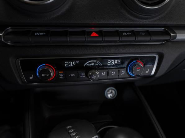 Audi A3 III (8V) Рестайлинг с пробегом 2018 года, цена 2 530 000 рублей, 35221 км, седан, Автокод Объявления