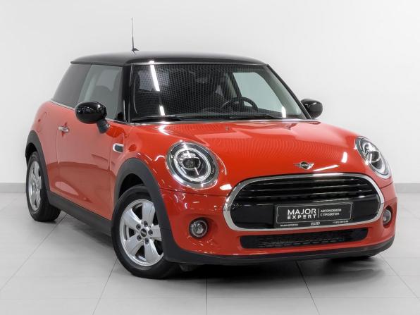 Mini Hatch III (F55/F56) Рестайлинг с пробегом 2020 года, цена 2 395 000 рублей, 46120 км, хэтчбек, Автокод Объявления