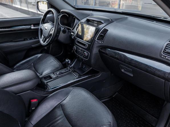 Kia Sorento II Рестайлинг с пробегом 2017 года, цена 1 995 000 рублей, 251048 км, внедорожник, Автокод Объявления