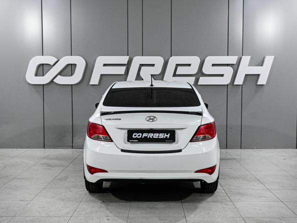 Hyundai Solaris I Рестайлинг с пробегом 2016 года, цена 1 249 000 рублей, 124345 км, седан, Автокод Объявления